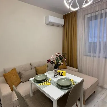 Mladost 1 Sunset Apartment Near The Metro And Included Underground Parking 公寓 索菲亞