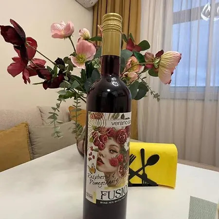 Mladost 1 Sunset Apartment Near The Metro And Included Underground Parking 公寓 索菲亞