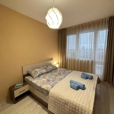 Mladost 1 Sunset Apartment Near The Metro And Included Underground Parking 公寓 索菲亞