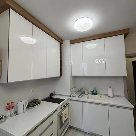 Mladost 1 Sunset Apartment Near The Metro And Included Underground Parking 公寓 索菲亞